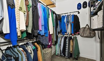2203 Barry Dr, Adel, IA 50003