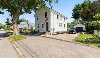 32 Richmond St 1, Bristol, RI 02809