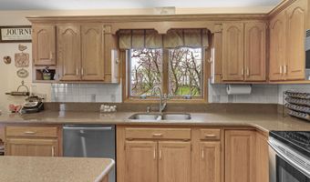 3988 N Farm Road 35, Ash Grove, MO 65604