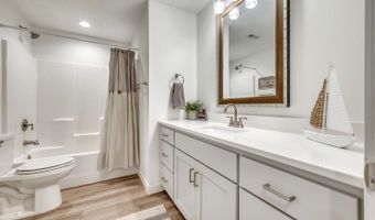 570 Linden Dr 104, Arnolds Park, IA 51331