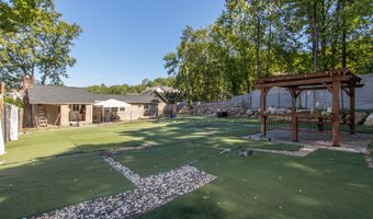 41 Wakemore St, Darien, CT 06820