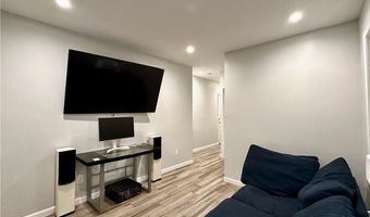 29 Ann St 1, Newport, RI 02840