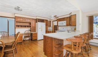8 Meadow Ln, Coventry, RI 02816