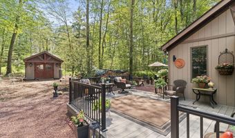 129 Woodbury, Blakeslee, PA 18610