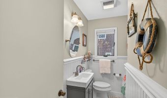 6282 15TH Rd N, Arlington, VA 22205