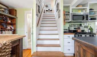50 Cole St, Jamestown, RI 02835