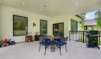 355 Shadows Lawn Dr, Athens, TN 37303