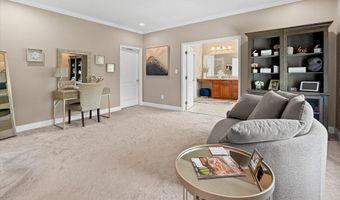 33 WATERTON Dr, Bear, DE 19701