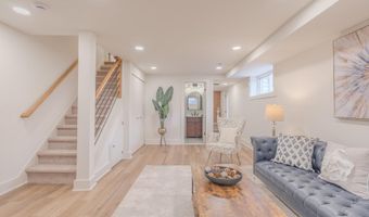 57 GARDEN Dr, Alexandria, VA 22304