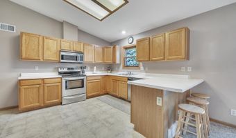 424 Emerald Dr, Arnolds Park, IA 51331