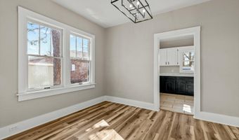 110 W Locust St, Aurora, MO 65605