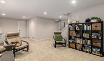 6217 S Trailwoods Dr, Ann Arbor, MI 48103