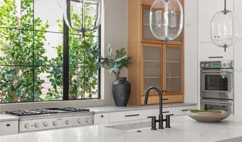 1136 STETSON St, Orlando, FL 32804