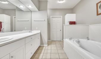 211 Emerald Meadows Dr, Arnolds Park, IA 51331