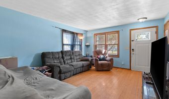 1742 E SYLVAN Ave, Appleton, WI 54915