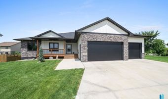 2820 E Daybreak Cir, Brandon, SD 57005