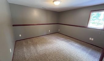 2206 SE 17th Ave, Aberdeen, SD 57401