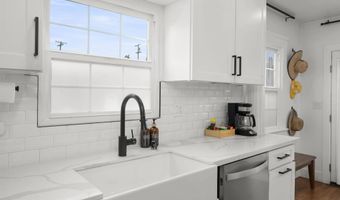 2952 Rosecrans St, San Diego, CA 92106
