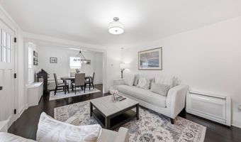 8 Rosewood Ave, Amityville, NY 11701