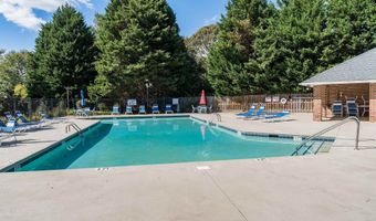 864 Thornbird Cir, Boiling Springs, SC 29316