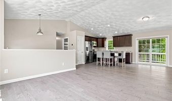 17 Ostend St, Johnston, RI 02919