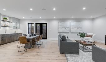 809 N KENMORE St, Arlington, VA 22201