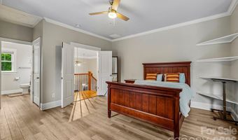 611 E 37th St, Charlotte, NC 28205