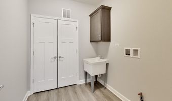 270 Masters Dr, Addison, IL 60101