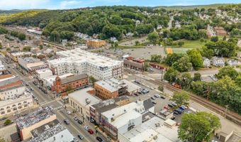 32 W Blackwell St, Andover, NJ 07801