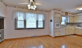 231 N Flora Pkwy, Addison, IL 60101