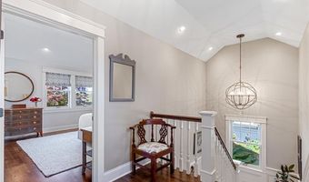 19 Summer St, Bristol, RI 02809