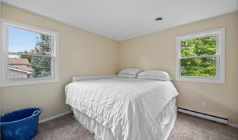 621 Van Oaks Dr, Amherst, OH 44001