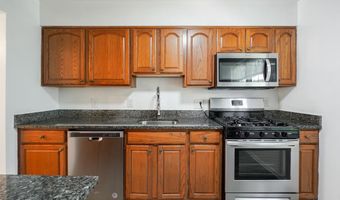 838 COLLEGE Pkwy 11-838, Rockville, MD 20850