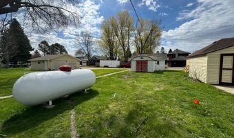 909 7th St, Britton, SD 57430