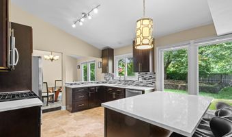 1316 W MEADE Ln, Arlington Heights, IL 60004