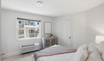 1608 W ABINGDON Dr 302, Alexandria, VA 22314