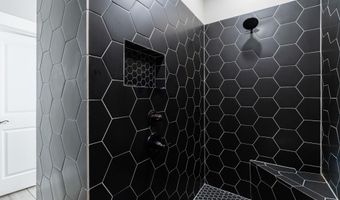 7424 Northwood Dr, Benton, AR 72019