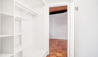 4333 AMERICANA Dr 203, Annandale, VA 22003