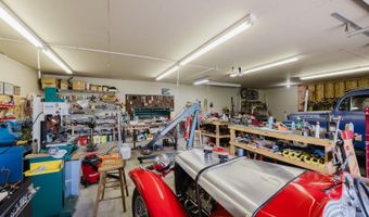 1225 Country Ln, Lamoille, NV 89828