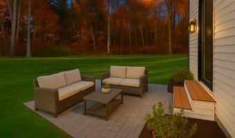 152 E Hill Rd, Canton, CT 06019