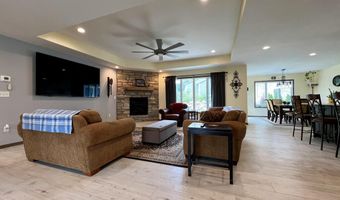 758 Drumlin Dr, Kewaskum, WI 53040