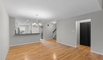 178 Cascade Circle Dr, Ballwin, MO 63021