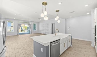 6232 SEA AIR Dr, Apollo Beach, FL 33572