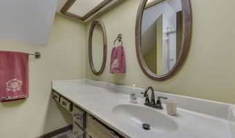 1521 Secretariat Ln, Indianapolis, IN 46217