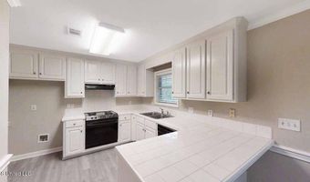 594 Acorn Ln, Brandon, MS 39047