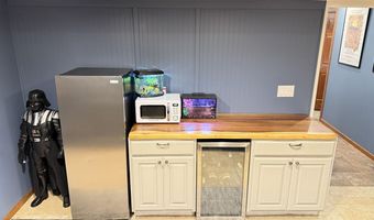 1049 Vine Ave, Riverside, IA 52327