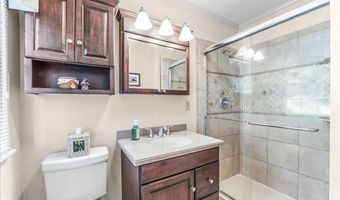 230 TREE TOP Ln, Hockessin, DE 19707