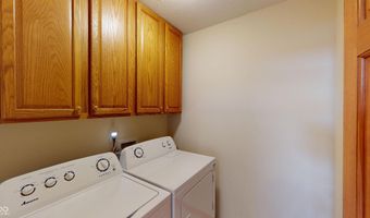 7427 Oak Knoll Dr, Indianapolis, IN 46217