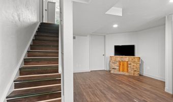 800 N HAWTHORNE Dr, Appleton, WI 54915