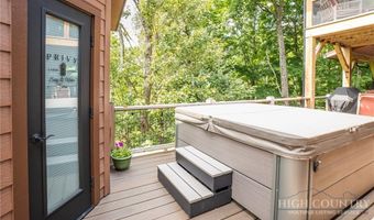 1009 Larkspur Trl, Banner Elk, NC 28604